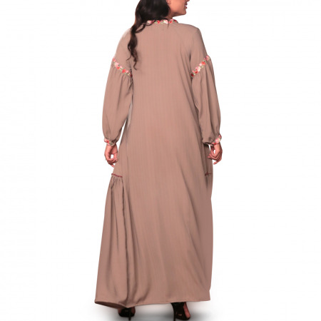 فستان حسناء المُطرز باللون البني - كبير/كبير جداً