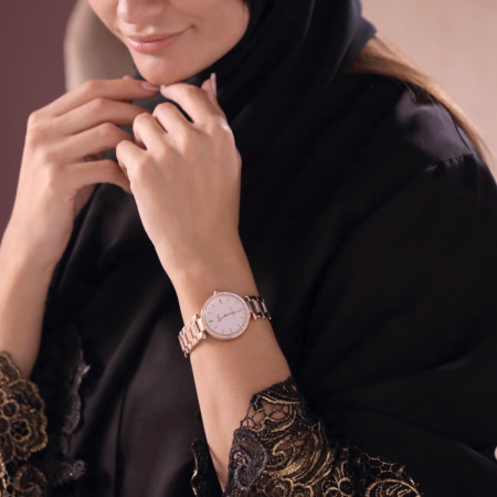ساعة يد ذهبية كريستال بارك للنساء